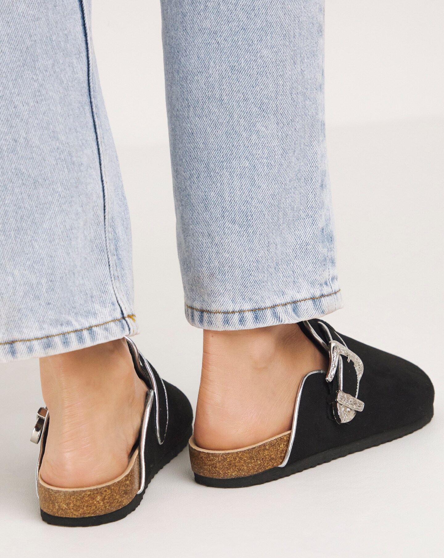 Closed toe mules flat hotsell